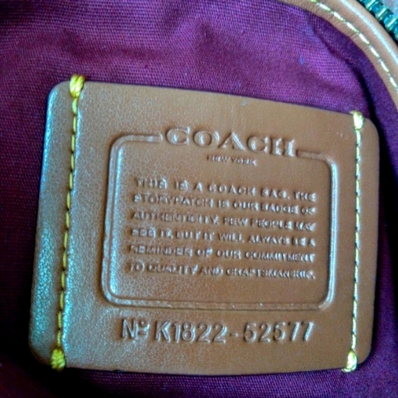 SOLD! Coach Sutton Signature Shoulder Bag (52577) - Picture 9 of 9
